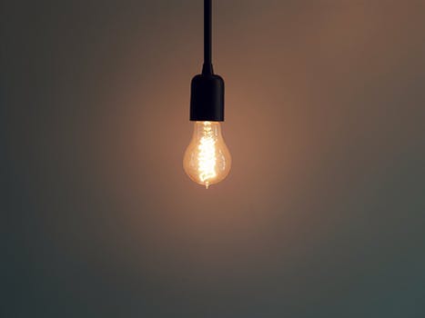 forståelse Kurv frost Causes of Flickering Light Bulbs | Warehouse-Lighting.com