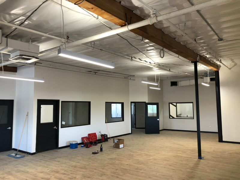 8 FT LED Linear Fixture, 8800 Lumens, 80W, CCT Selectable, 120-277V, White Finish, Canopy Kit Included