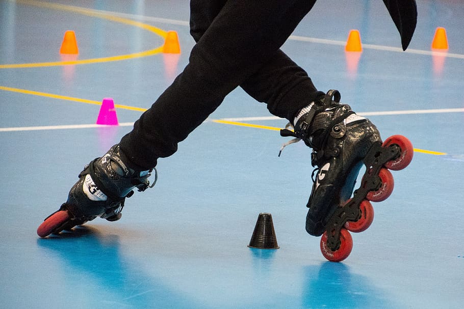 Rink Lights | Top Tips For Roller Skating Rink Lighting | Warehouse ...