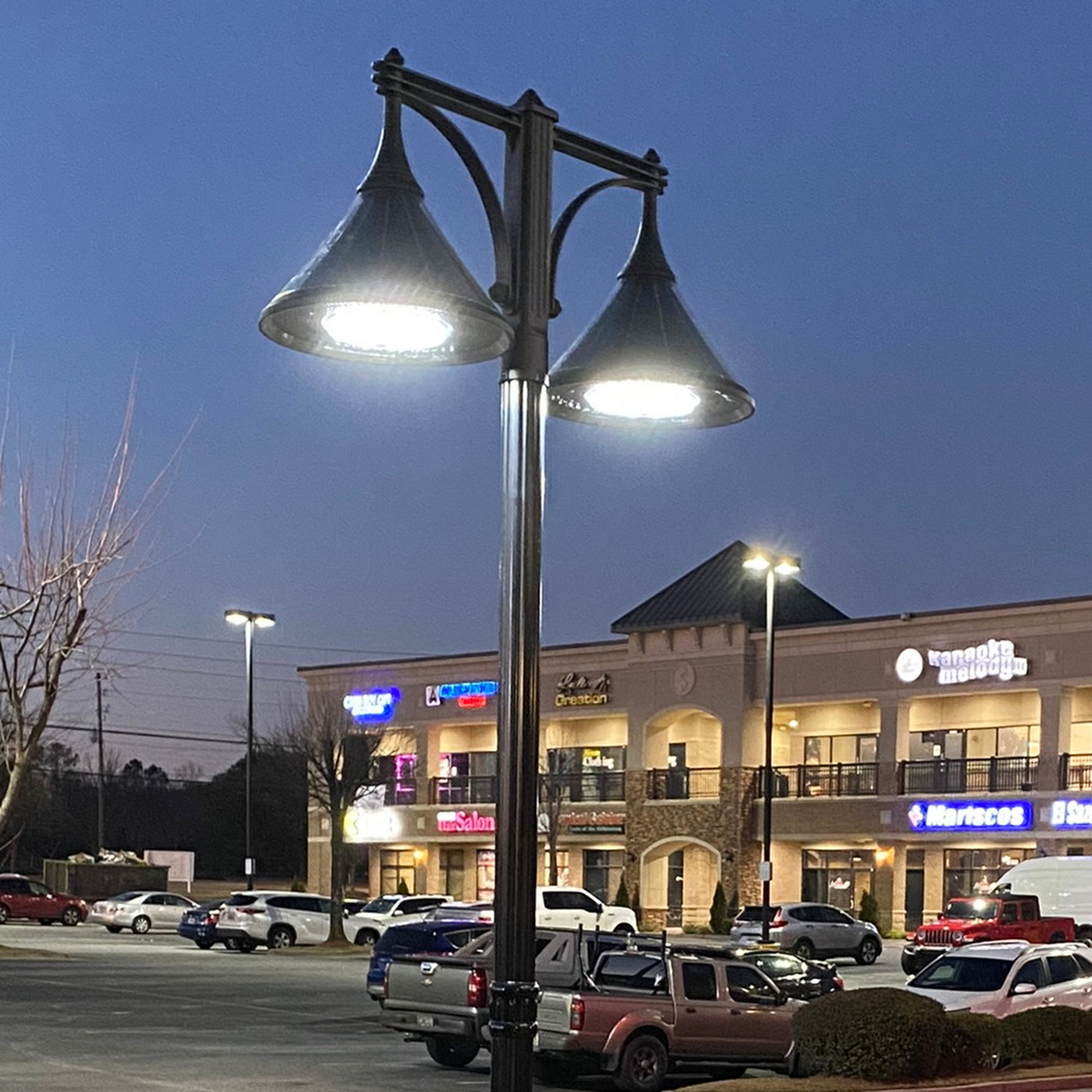 Commercial Grade Solar Pedestrian LED Post Light, 6000K, with Morph Technology, Single Lamp Head