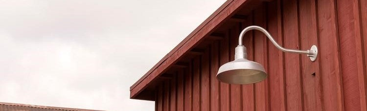 The Buyer’s Guide to Barn Lights & Gooseneck Light Fixtures