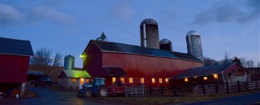 The Buyer’s Guide to Barn Lights & Gooseneck Light Fixtures