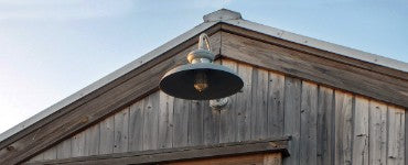 The Buyer’s Guide to Barn Lights & Gooseneck Light Fixtures
