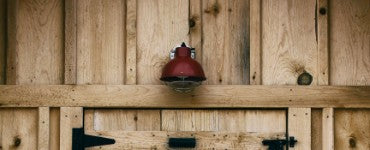 The Buyer’s Guide to Barn Lights & Gooseneck Light Fixtures