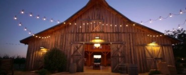 The Buyer’s Guide to Barn Lights & Gooseneck Light Fixtures
