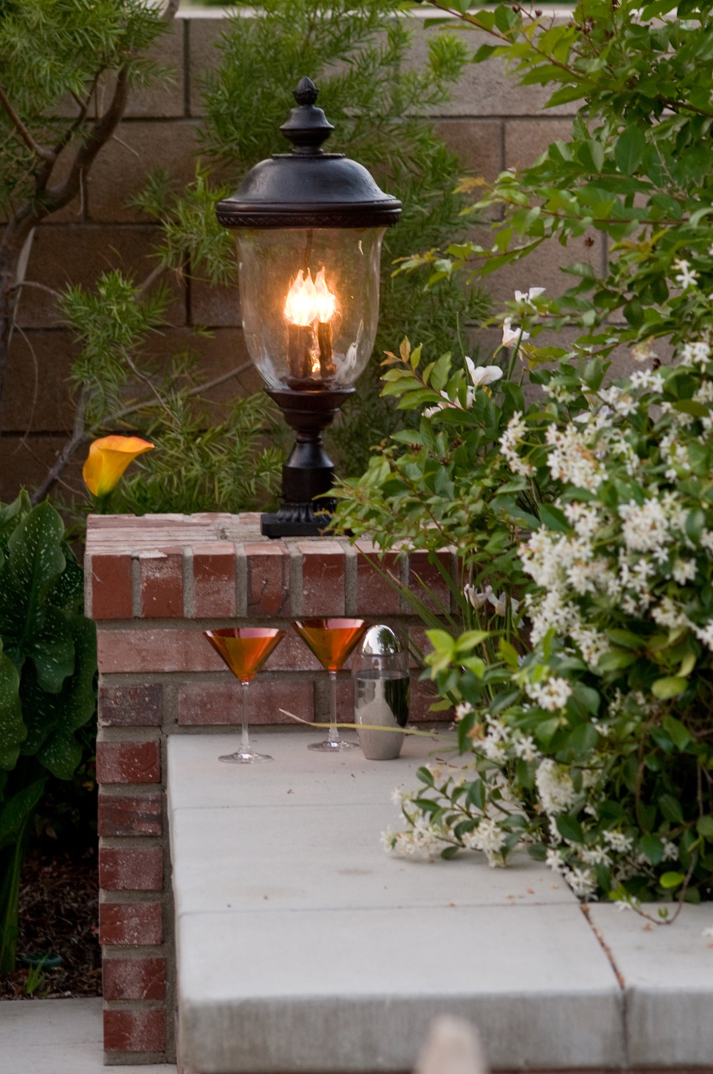 Carriage House DC 3-LT Outdoor Pole/Post Lantern