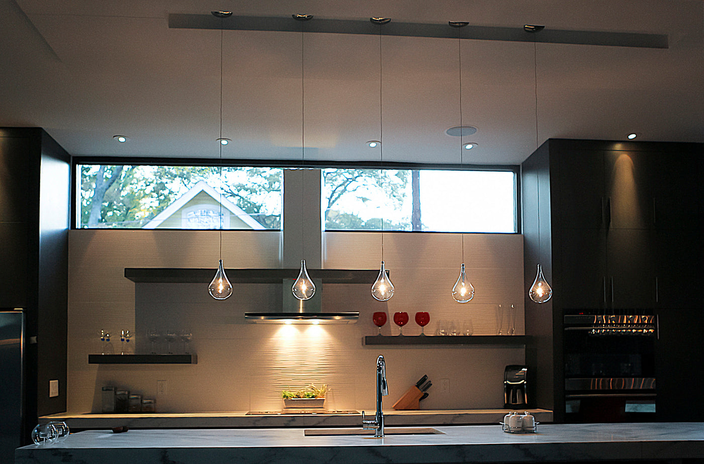  Larmes 1-Light Pendant E23111-18 